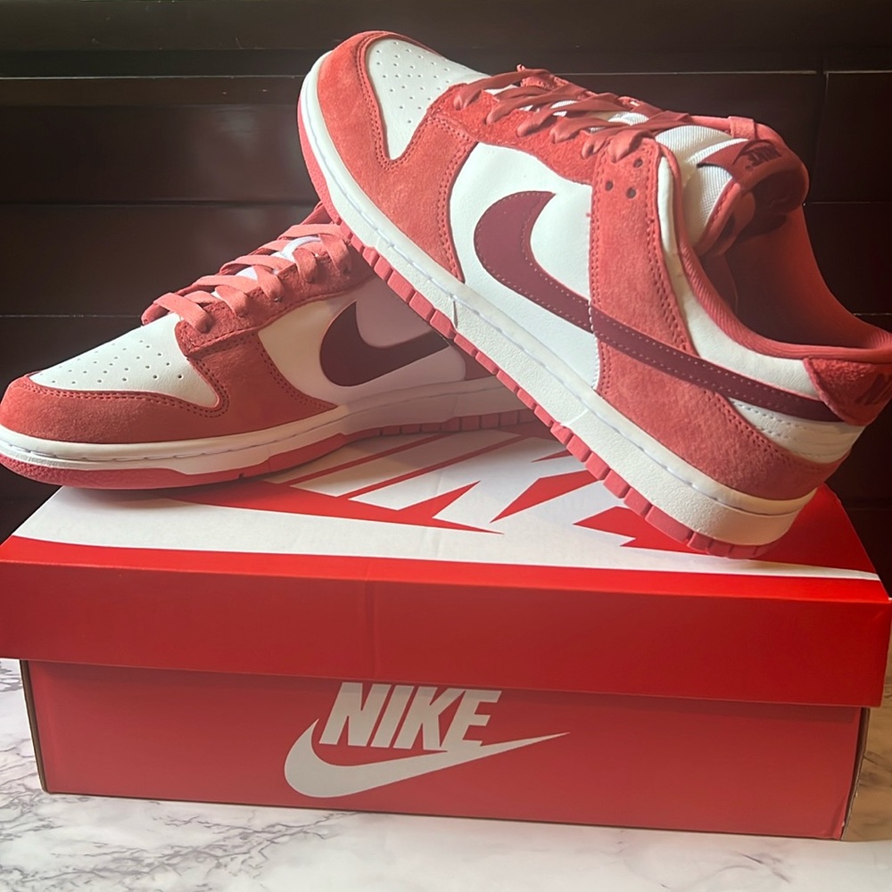 Nike SB Valentines Day. Brand new in box. Sold out in Nike Sneakers